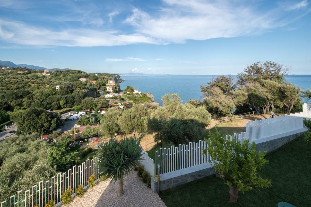 B&B Capo Torre Resort & Spa Albisola Superiore Kültér fotó